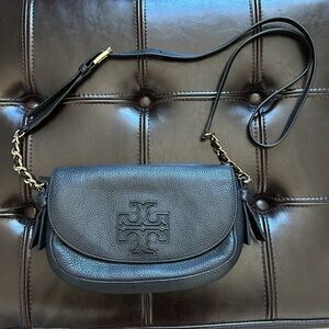 Good pre-owned condition. Signs of wear on a hardware.